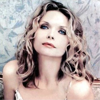 Ostara (Michelle Pfeiffer)